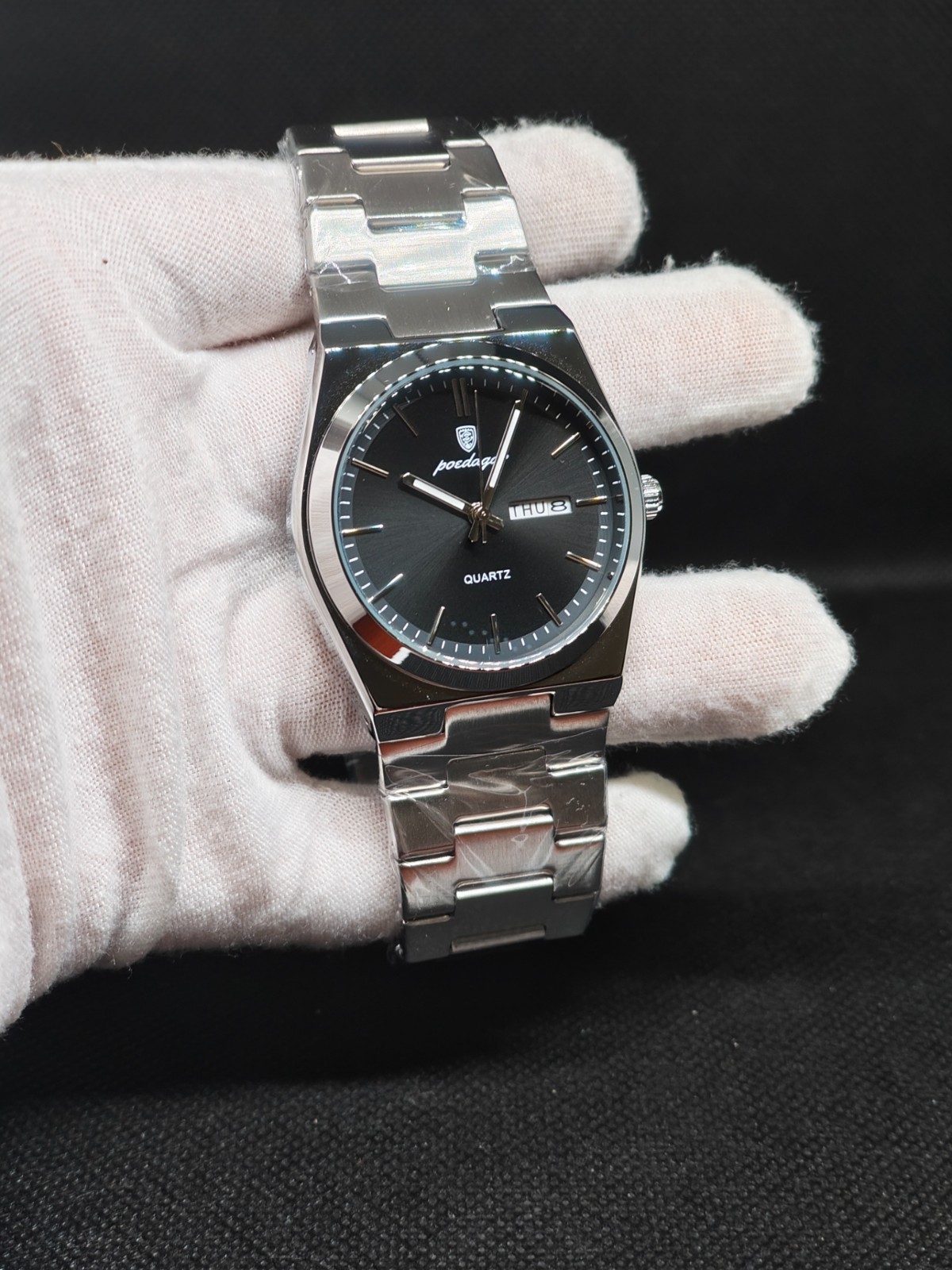 POEDAGAR Men’s Quartz Watch Black Dial Stainless Steel Day Date Silver