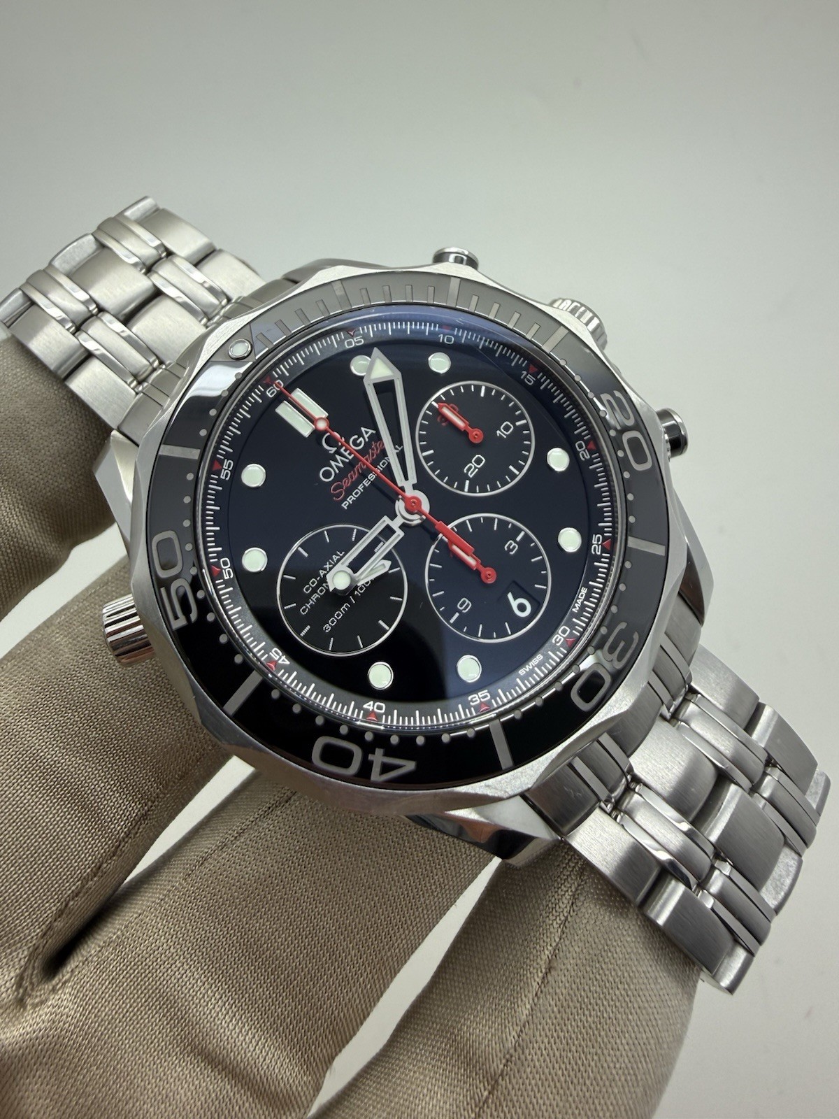 Omega Seamaster Chronograph Black Dial 44mm Steel Watch 212.30.44.50.01.001 B+P