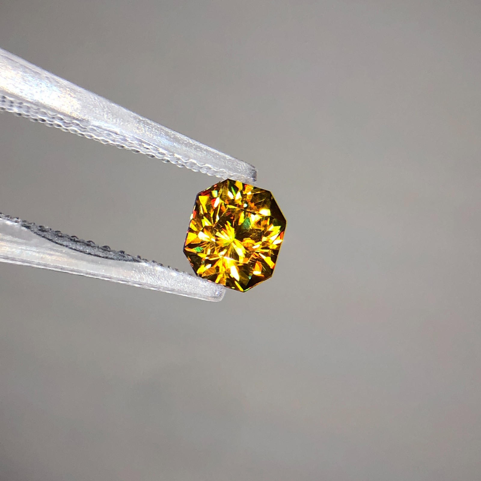0.90 Carat Natural Full Fire Sphene Titanite Fancy Cut Gemstone For Jewelry