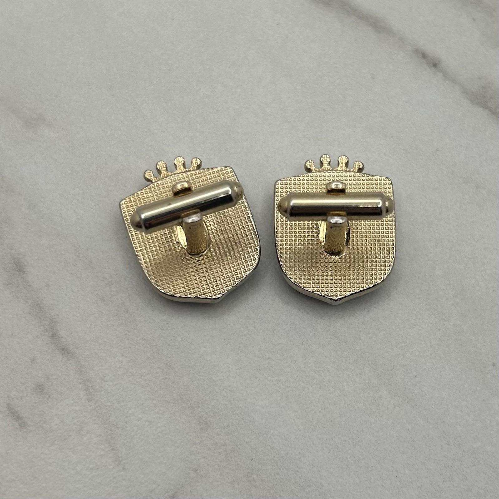 Vintage Hickok USA Gold Tone Coat Of Arms Cufflinks