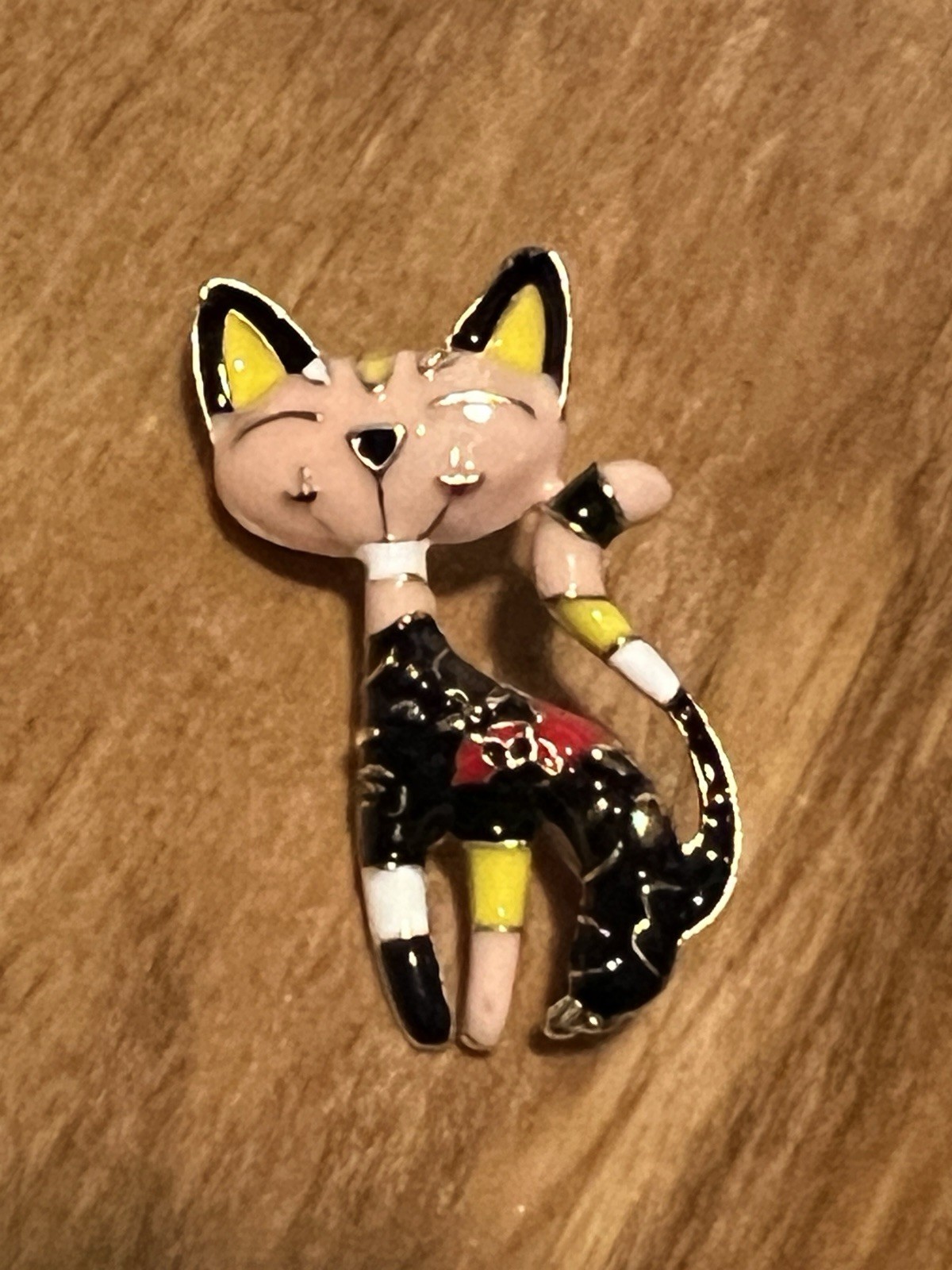 Black Red Yellow Gold Tone Metal Cat Brooch