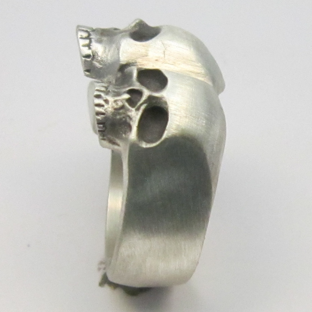 MJG STERLING SILVER TRINITY 3 SKULL RING. BIKER. GUITAR PLAYER. SZ 11. 23 G