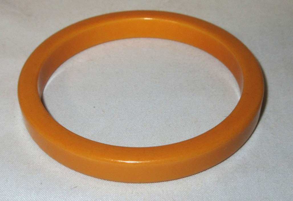 VTG Lot Bakelite, lucite, plastic Bangle bracelets