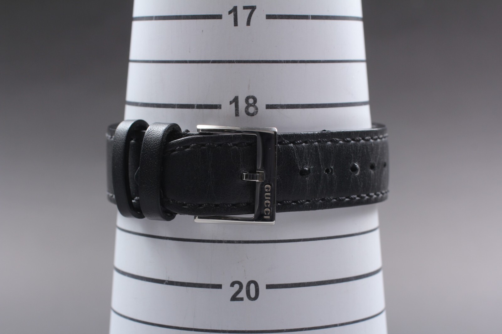 [Exc+5] Gucci GG2570 YA142307 Quartz Black Dial Date 40mm Men’s Watch from Japan