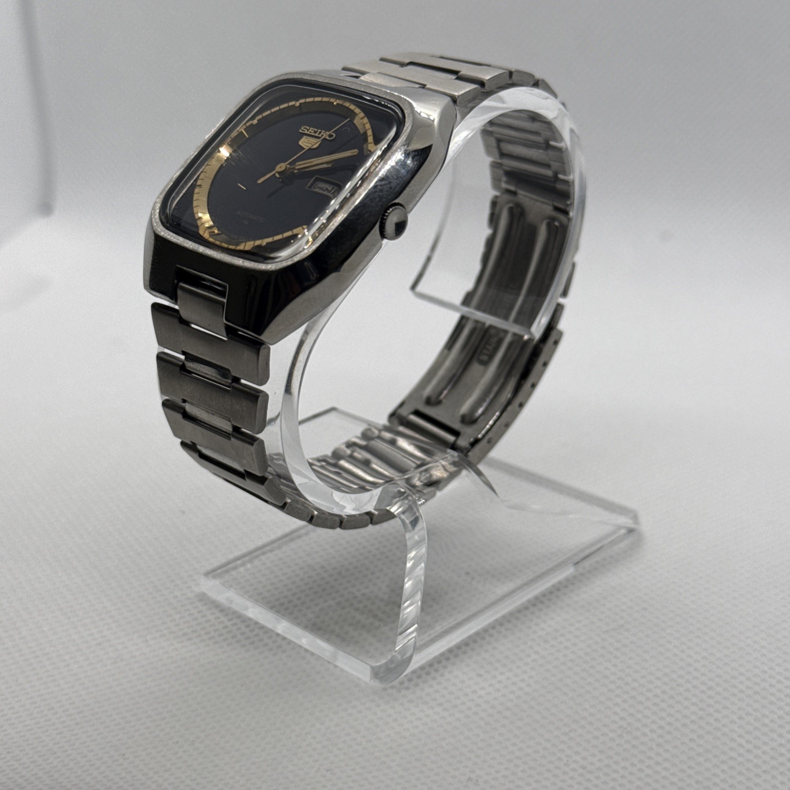 Vintage Seiko 5 7009-5820 Automatic Blue Dial TV Square Day Date Men’s Watch