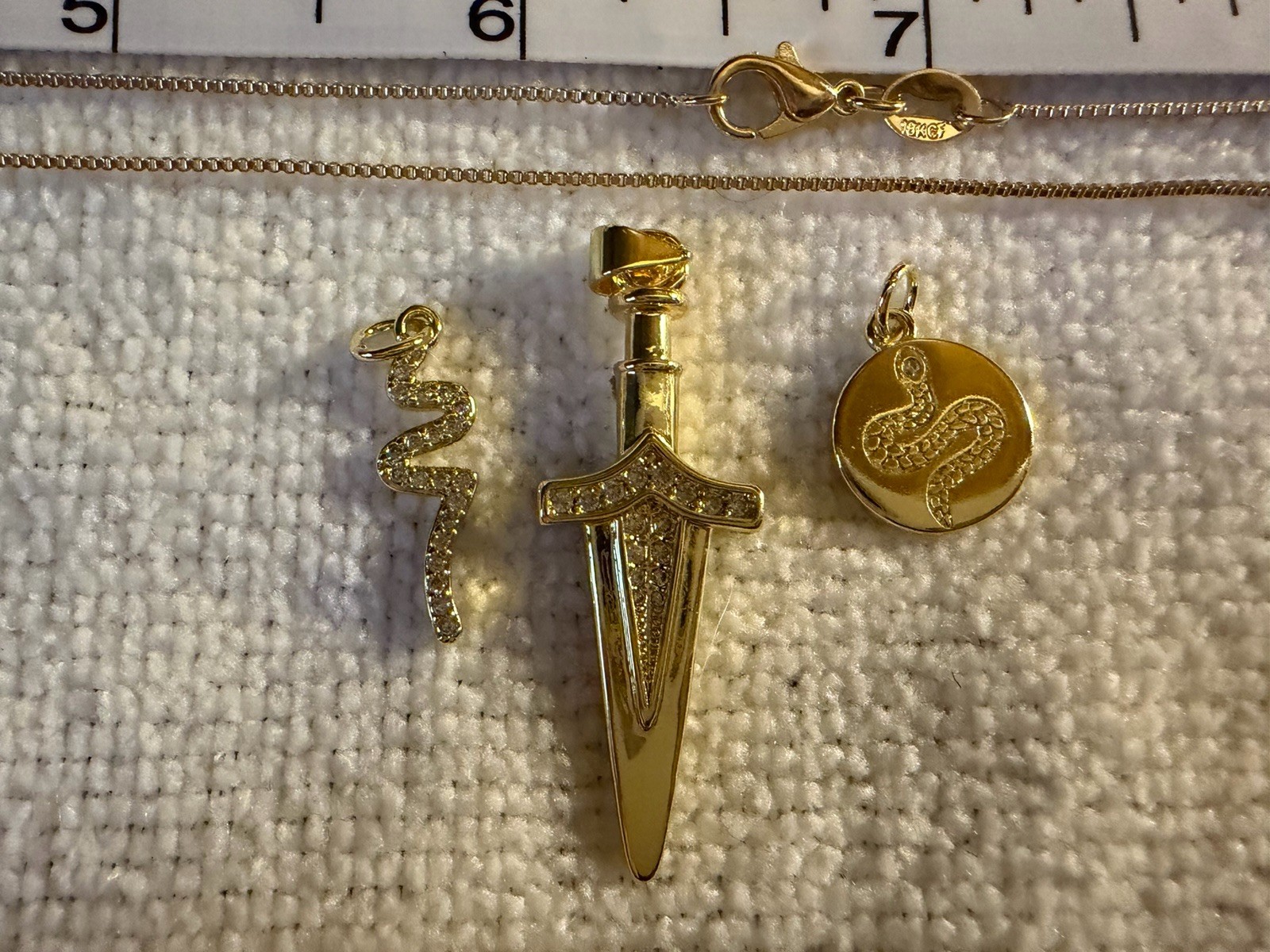 24” 18k GF Stamped Box Chain With GF Dagger Pendant/Snake Charms Necklace Set
