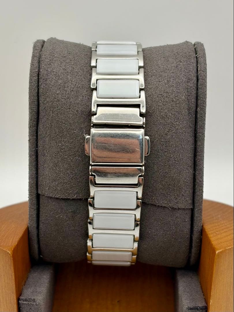 Aureole Quartz White Dial Wristwatch
