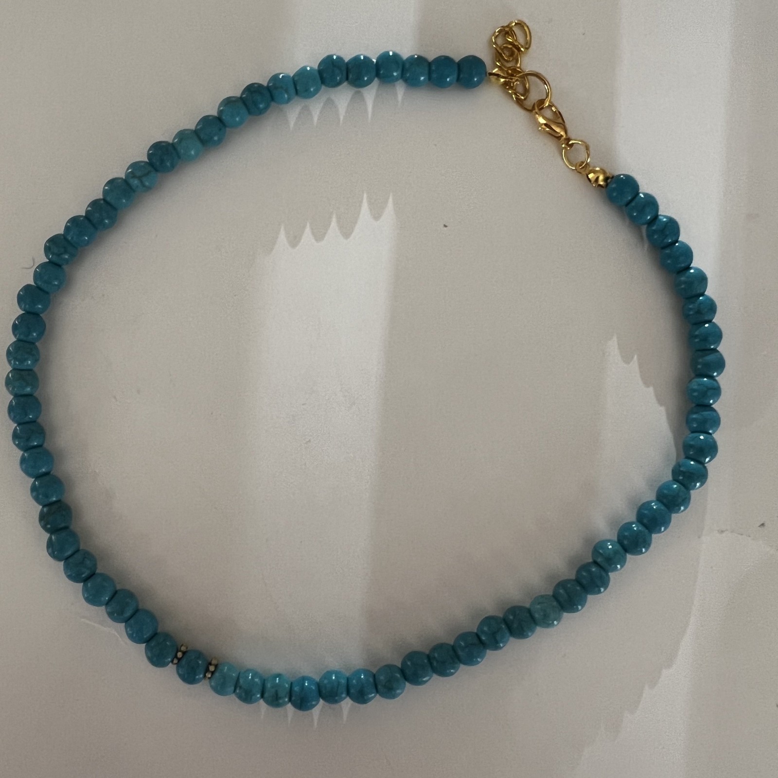 Faux turquoise round beaded choker neckalce adjustable gold tone clasp 16″