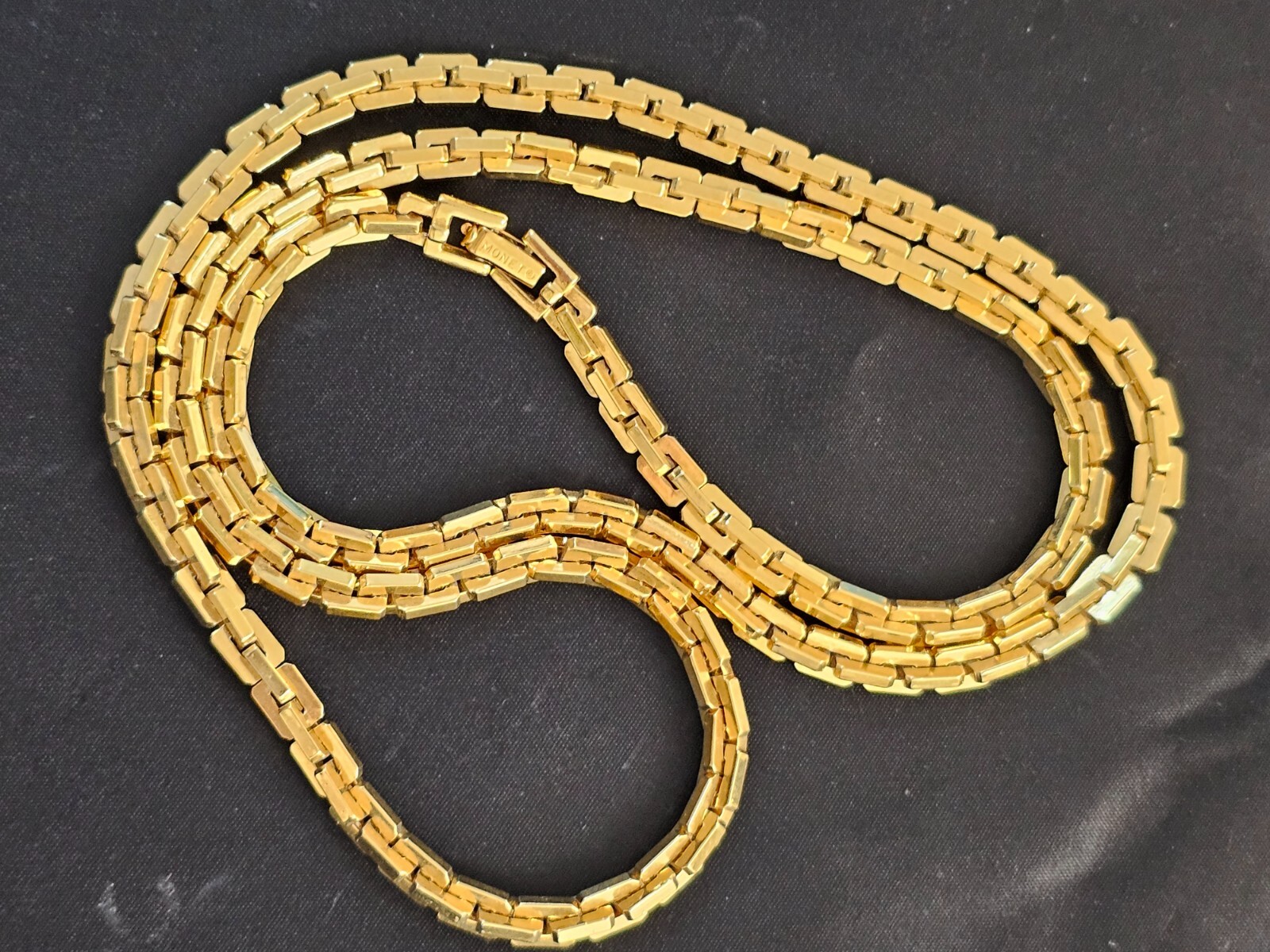 MONET 2 pc heavy 15″ chain and 2 1/2″ by 1 1/2″ shinny pin Statement pieces