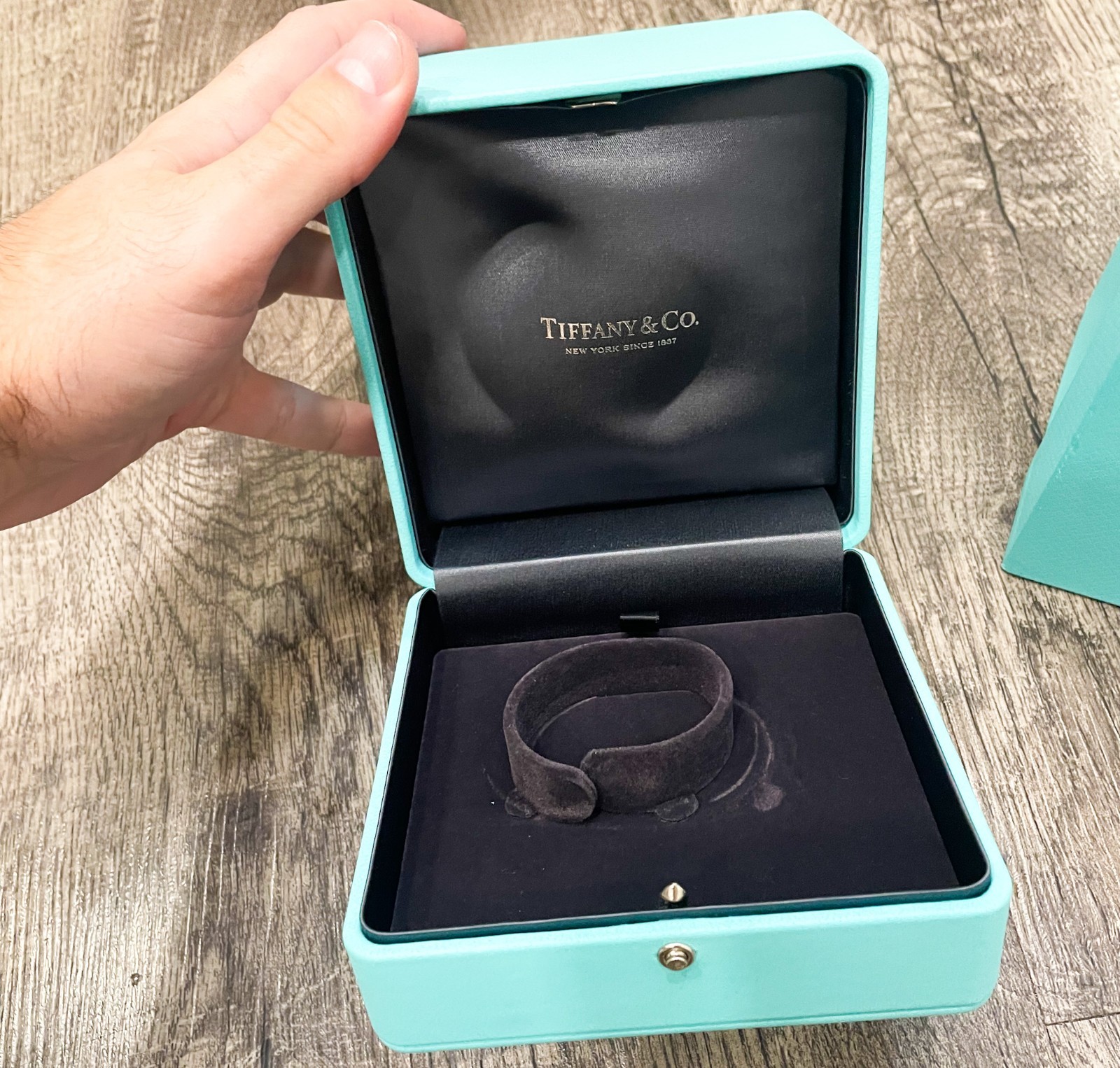 Tiffany & Co Large Blue Leather Bracelet/Watch Presentation Gift Box & Case