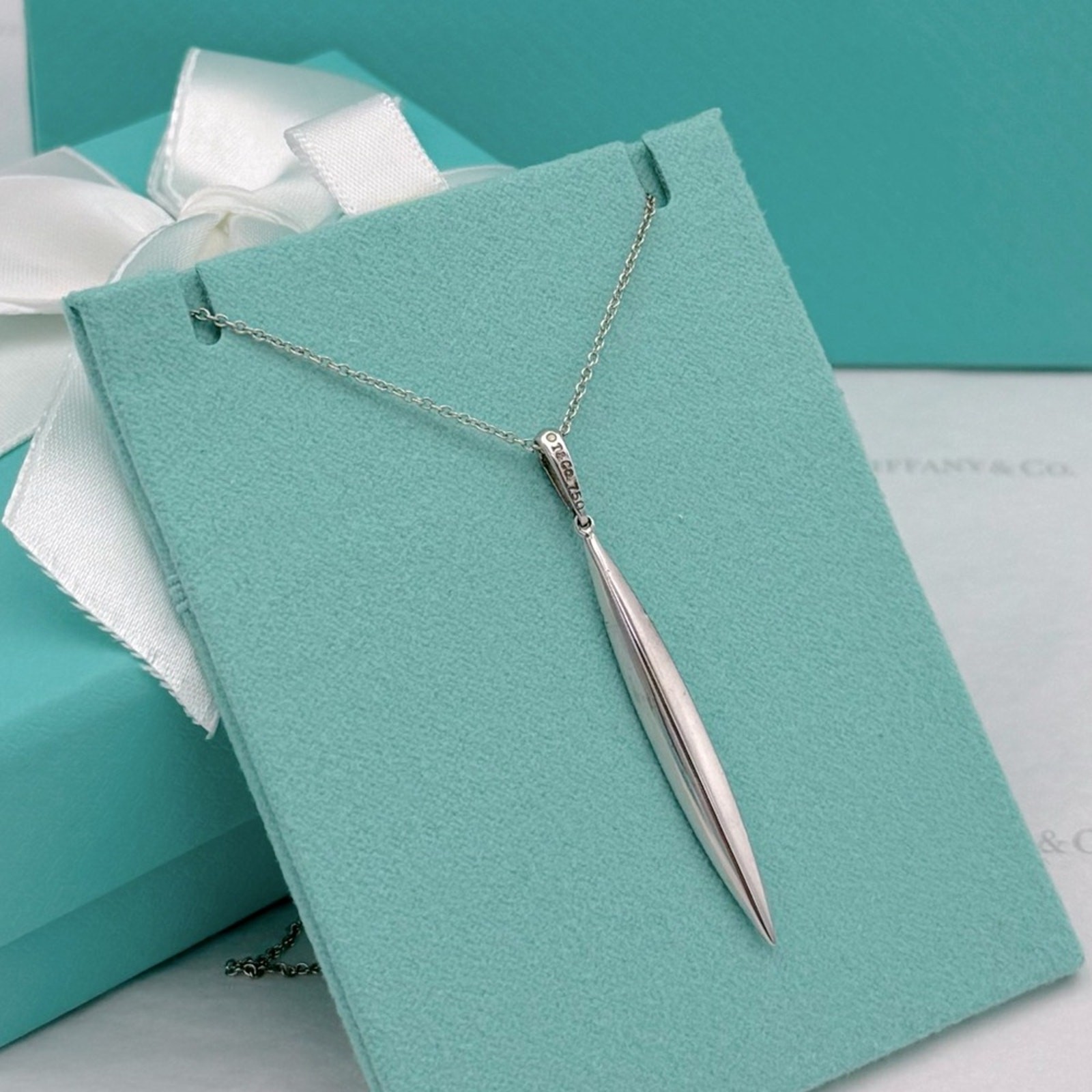 Tiffany & Co. 18K White Gold Feather Pendant 2.25″ Charm 750 Gift Box & Pouch
