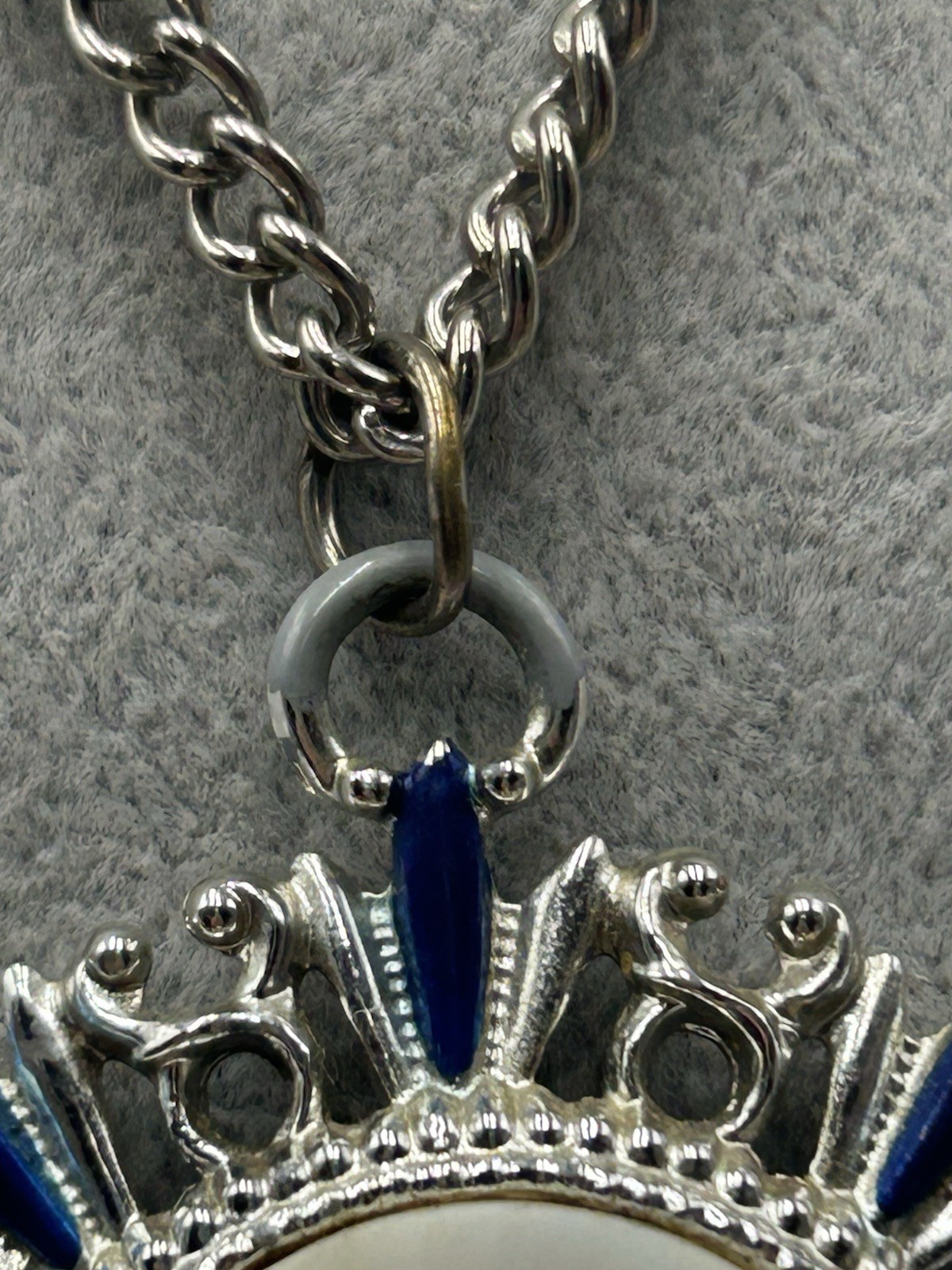 Vintage Queen Elizabeth Crown Jewels Cobalt Blue Coat Of Arms Necklace 16”