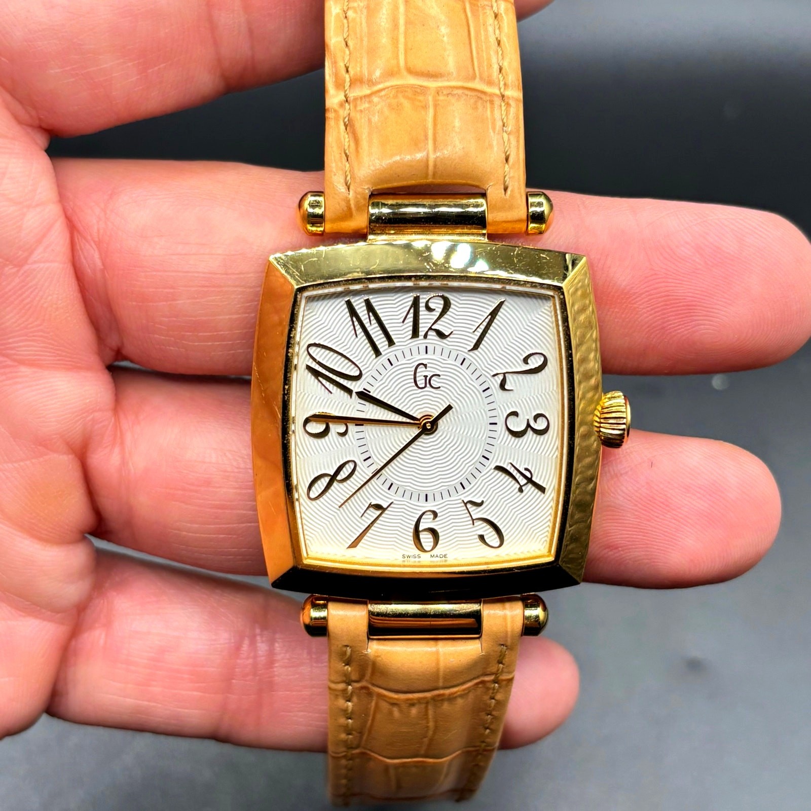 Vintage Gc 18500 Swiss Made Gold Tone Quartz Watch Full Set Box Papers