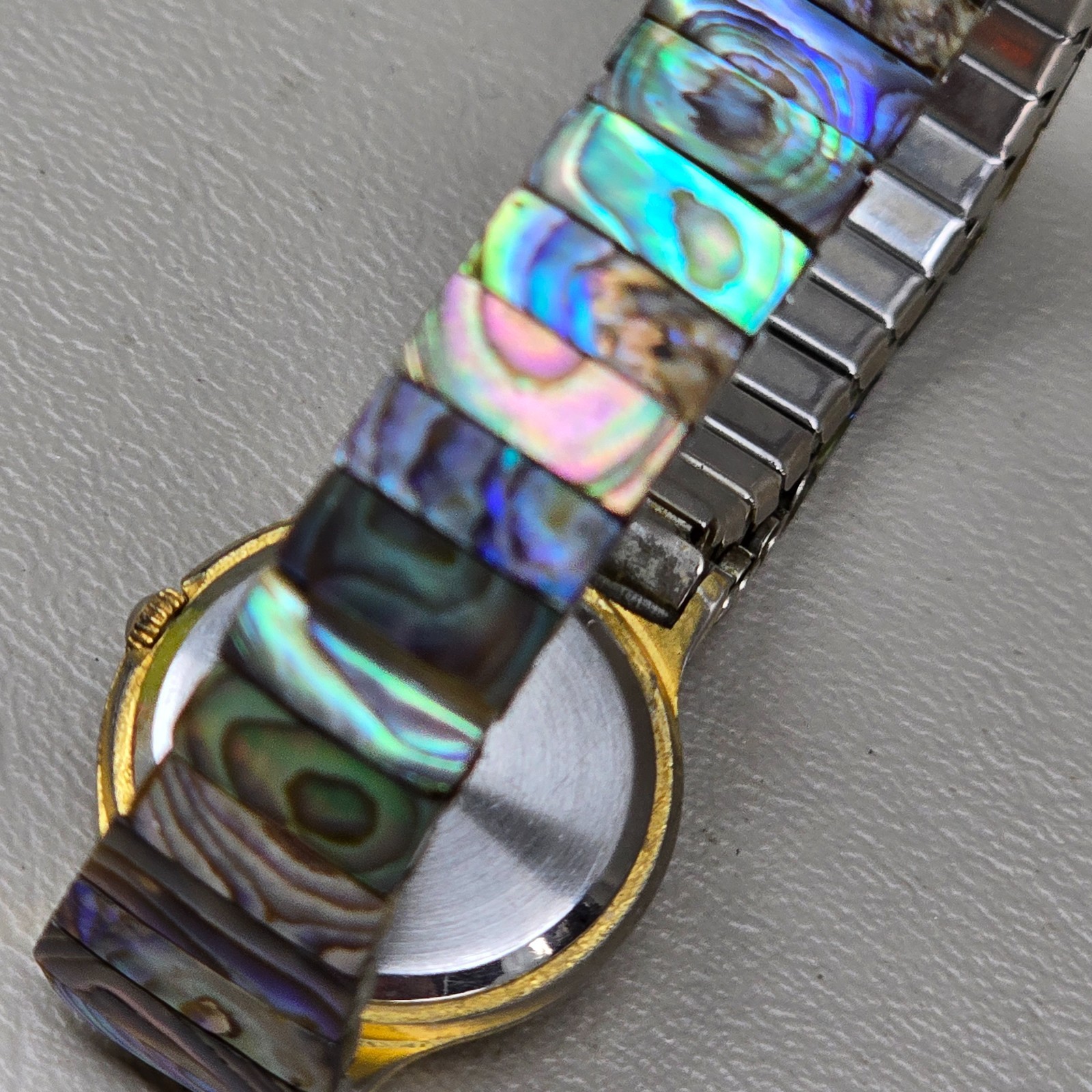 Vintage Watch Victoria Abalone Shell Womens Expansion Band Quartz Watch