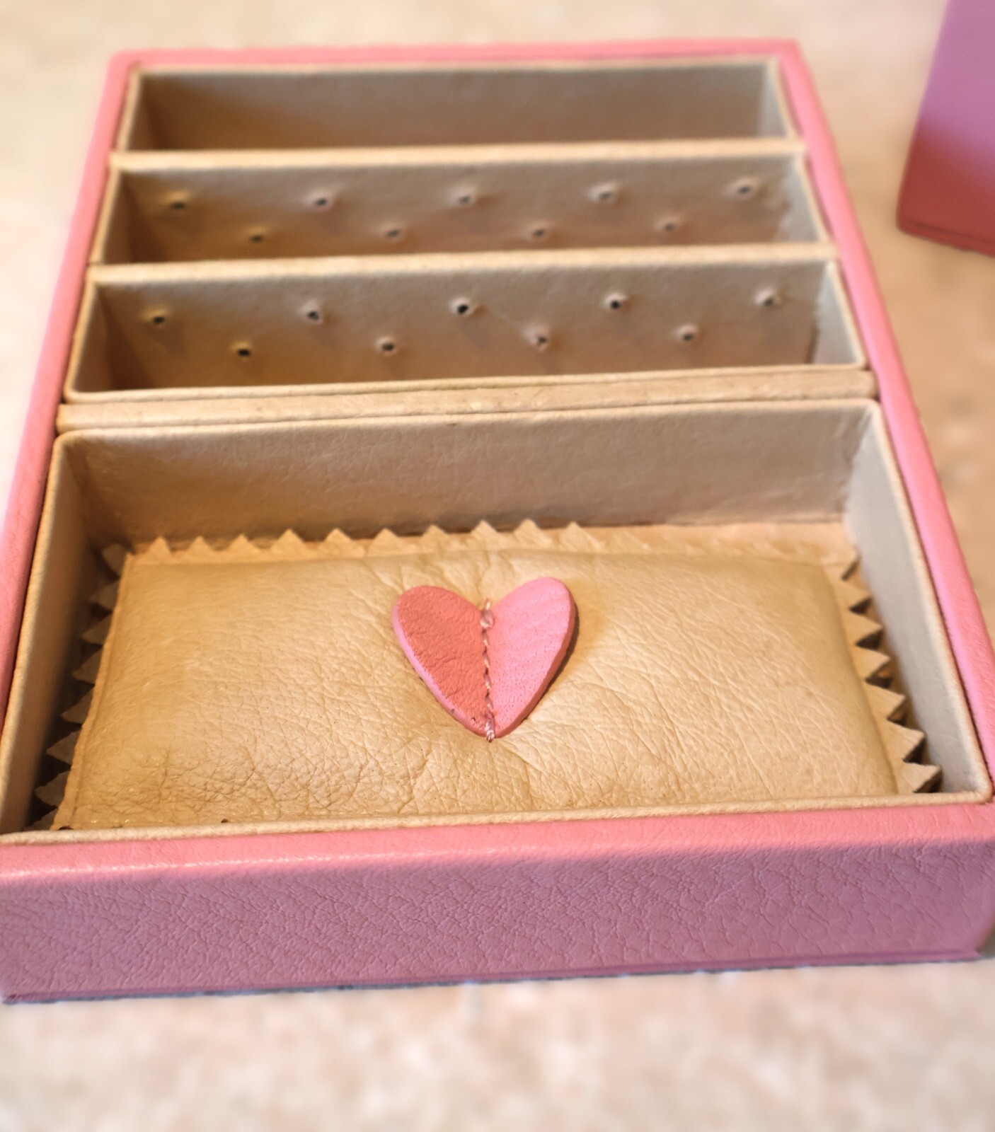 Juicy Couture Light Pink Soft Leather Train Case Jewelry Box & Storage – Vintage