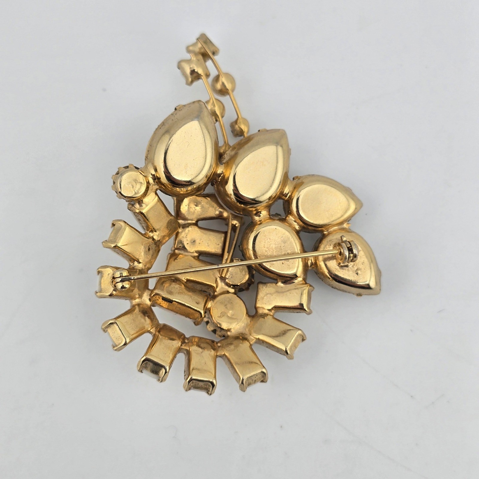 Vintage Juliana Style Milk Glass Rhinestone Brooch Pin Gold Tone Unsigned