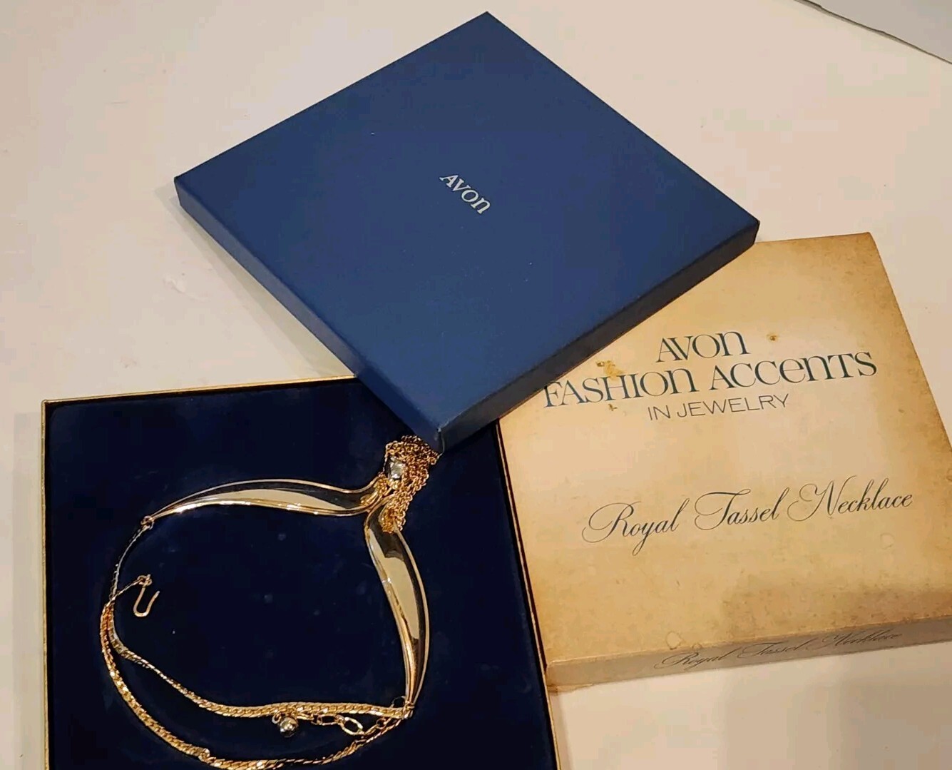 Royal Tassel Necklace Avon Fashion Accents 1972 20″ stylish