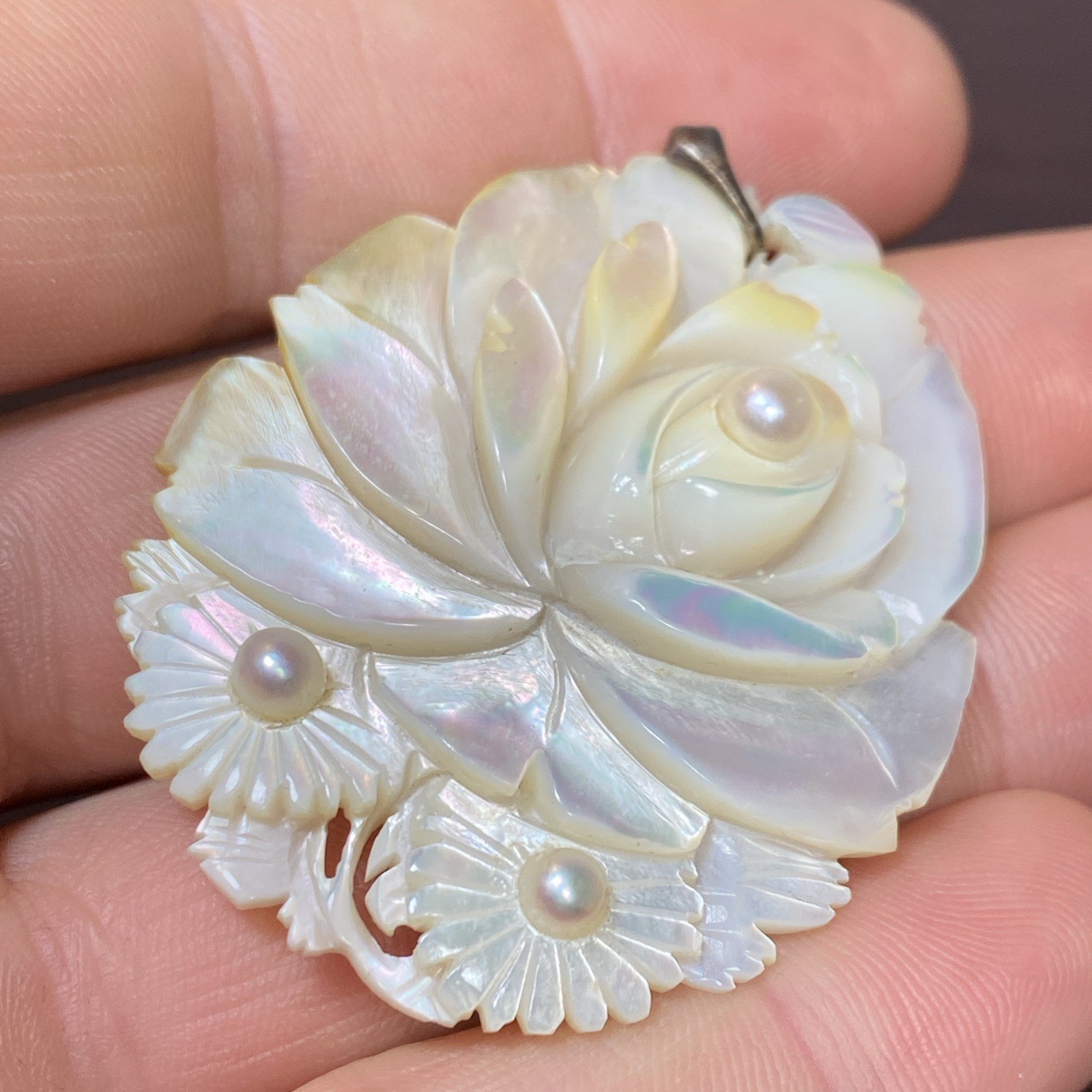Antique Iridescent Carved MOP Shell 3 Pearls Rose Daisies Flowers Floral Pendant