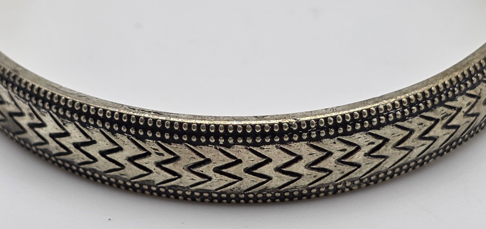 Sterling Silver Chevron Engraved Open Cuff Bracelet 7″ 8.8mm Vintage