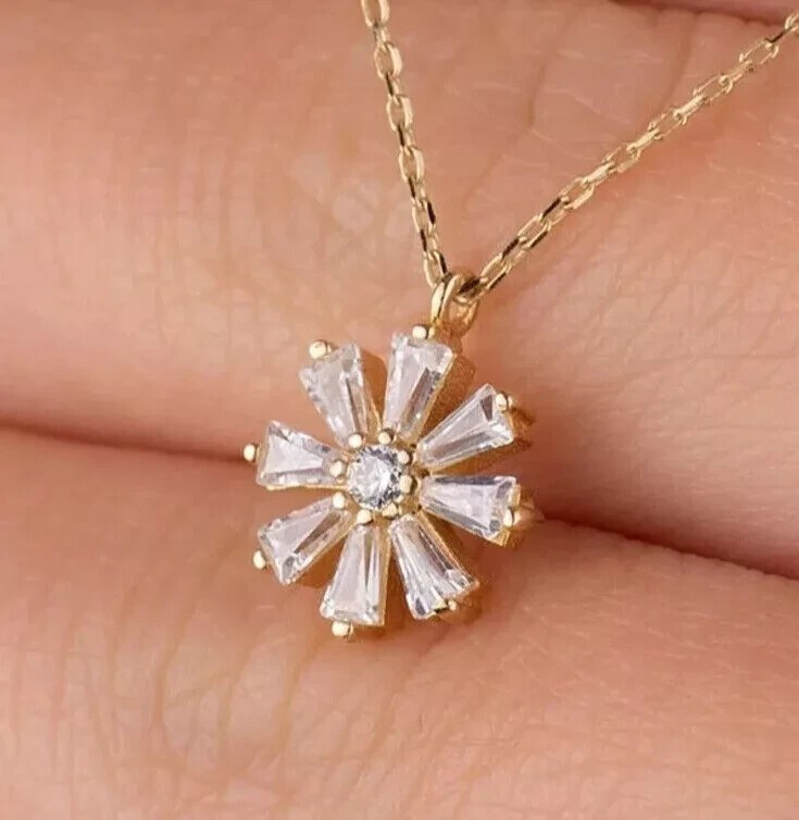 2Ct Round Cut Simulated Diamond Flower Women’s Pendant In 14K Yellow Gold Plated