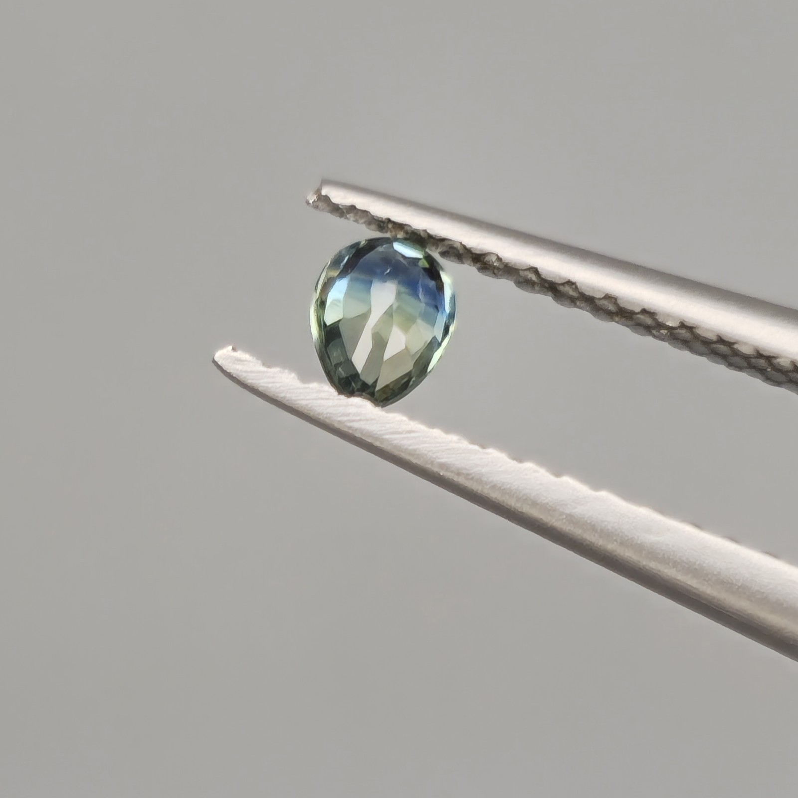 Australian Parti Sapphires Pear Cut 2.37 Crt Bi-Colour Queensland X 12 Gemstones
