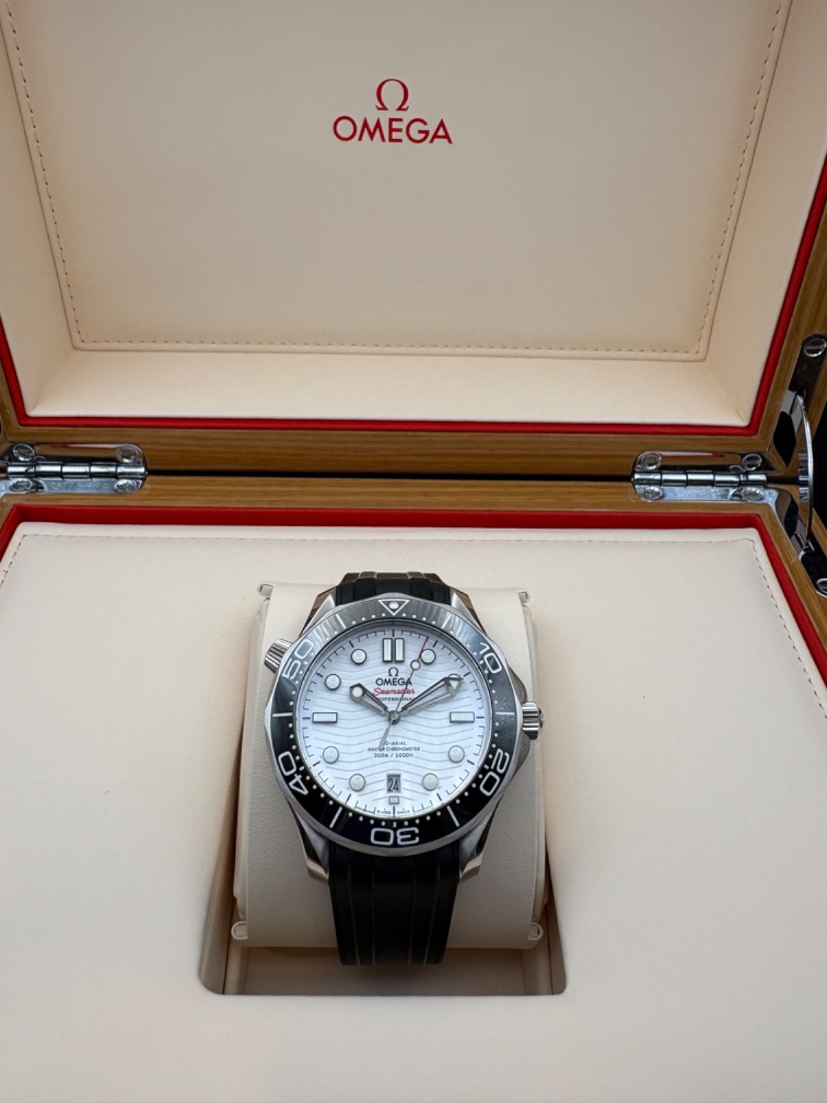 OMEGA Seamaster Diver 300M 42mm White Wave Dial Ceramic Bezel w/ Box & papers