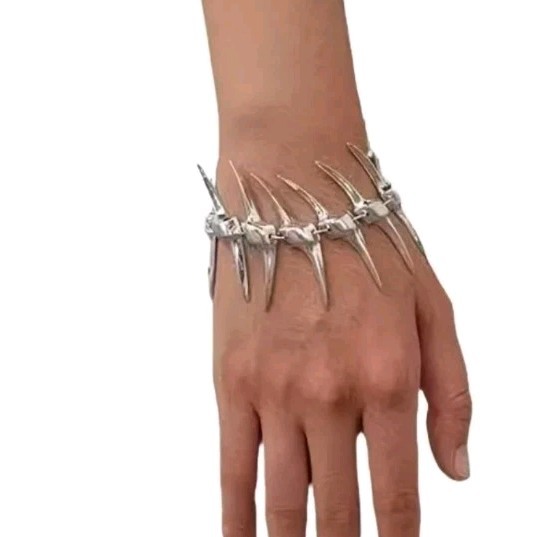 Super Cool Gothic, Rocker,style Silvertone Bracelet Ot Thorns, bones! Grunge EMO