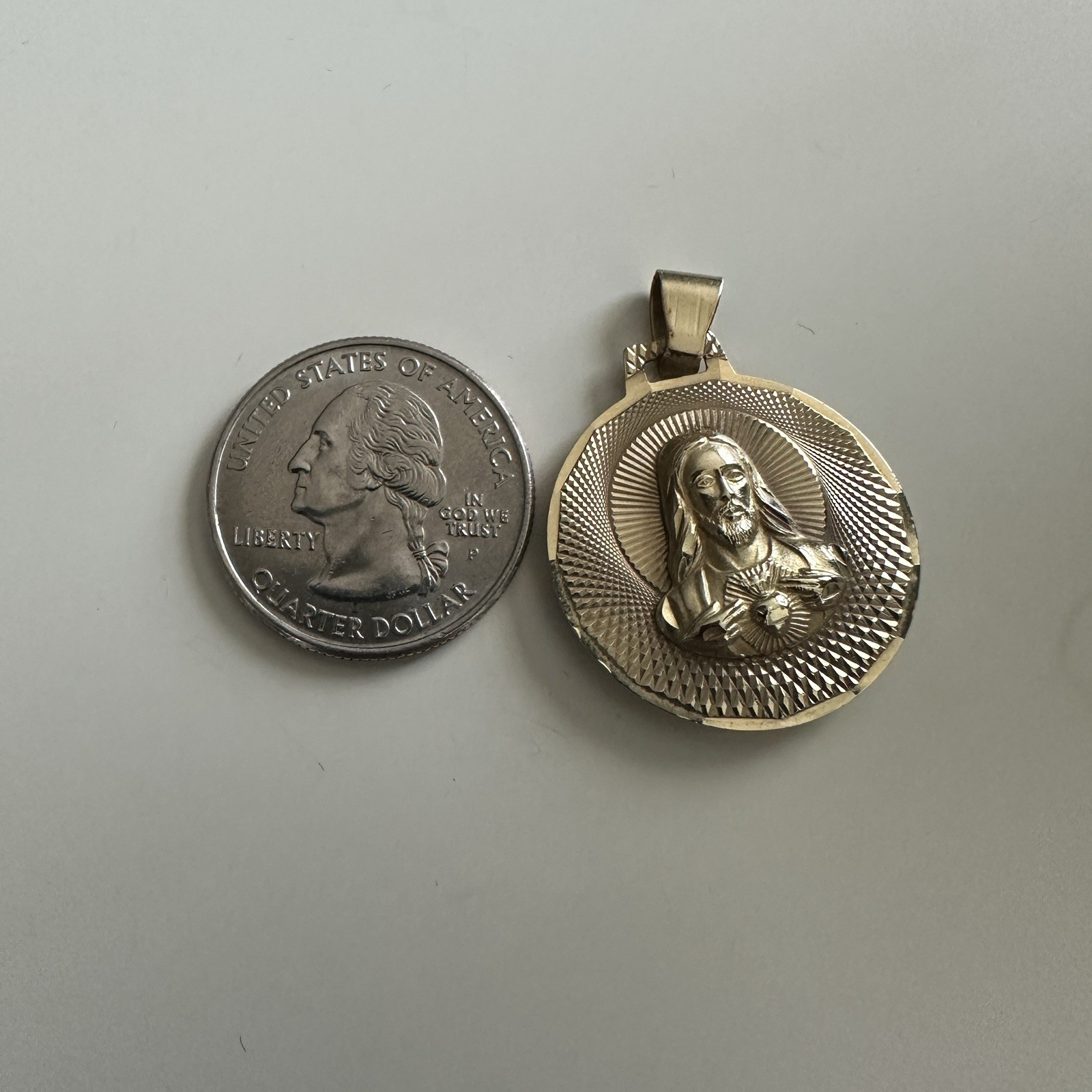 10K Yellow Gold Sacred Heart Jesus Virgin Mary Reversible Pendant 3.48g