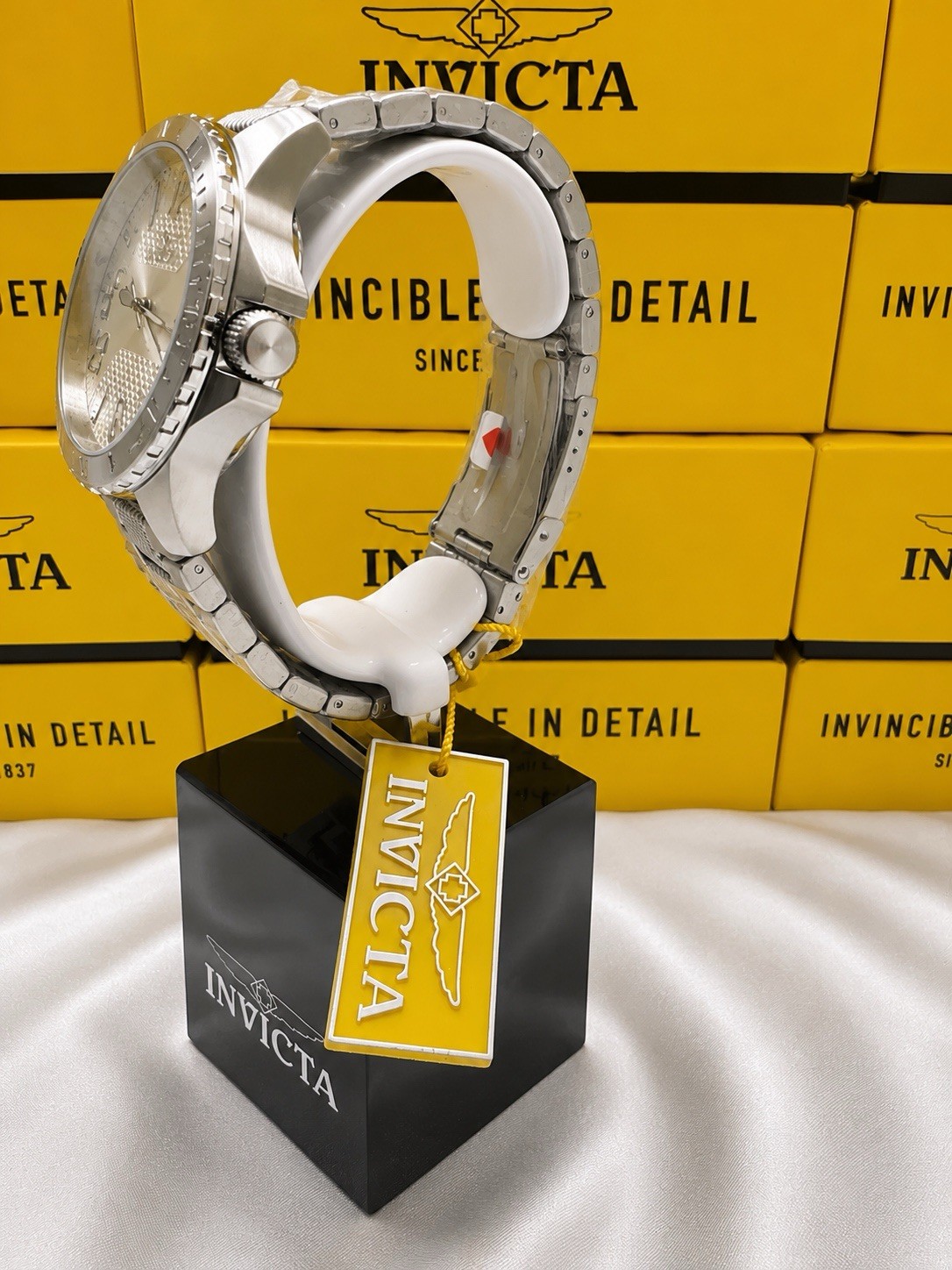 Invicta Speedway Valor 48927 Men’s Quartz Stainless Steel Watch New w/ Tag