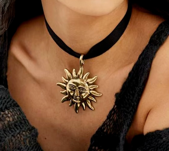 Women’s Fashion Jewelry Black Velvet Choker w/ Large Sun Pendant Necklace 102