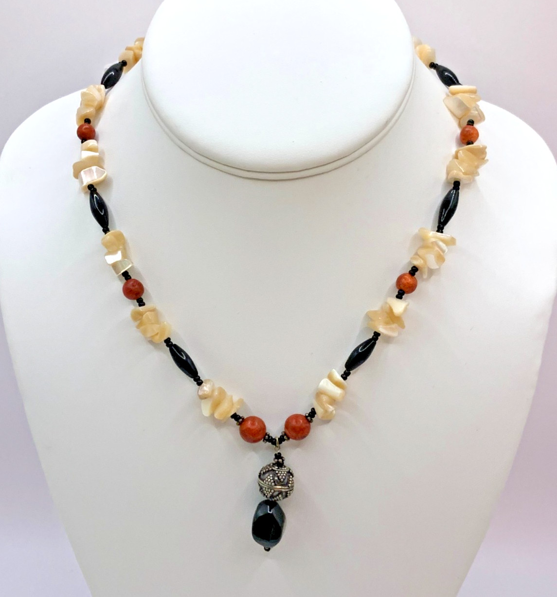 Mother of Pearl Black Onyx Coral Vintage Bead Necklace J866