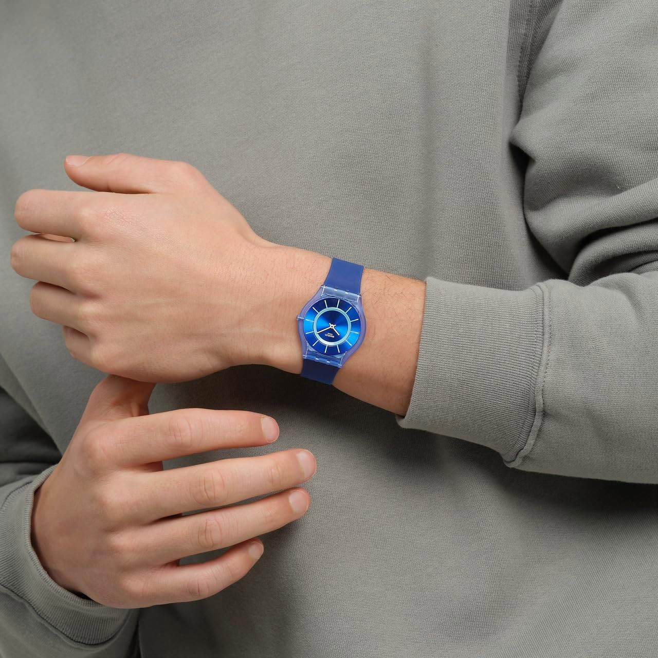 Unisex Waterproof Blue Quartz Watch – Jammy Grape Dream Style