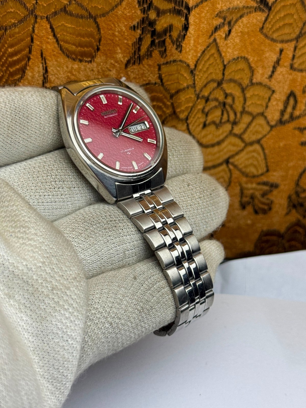Seiko 5 Vintage Mens Automatic 17 Jewel Red Textured Dial Day-Date Men’s