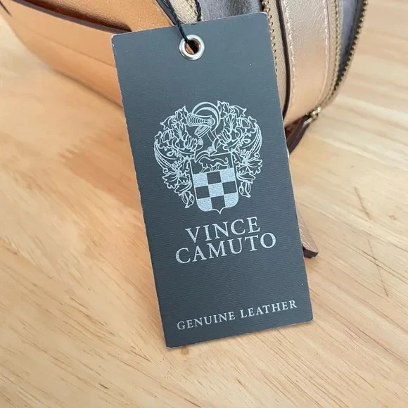 VINCE CAMUTO Jewelry Travel Case Zip Around Gold Metallic Genuine Leather NWT