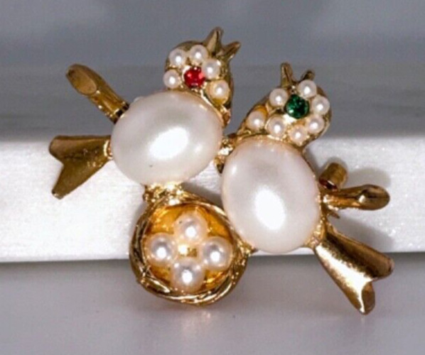 Green and Red Rhinestone Double Bird with Nest Brooch/Pin Nature Animal Vintage