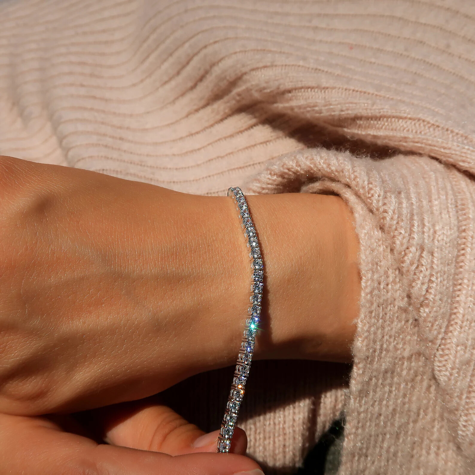16 cwt Round Simulated Diamond Tennis Bracelet 18k White Gold Plated Over 7.5″