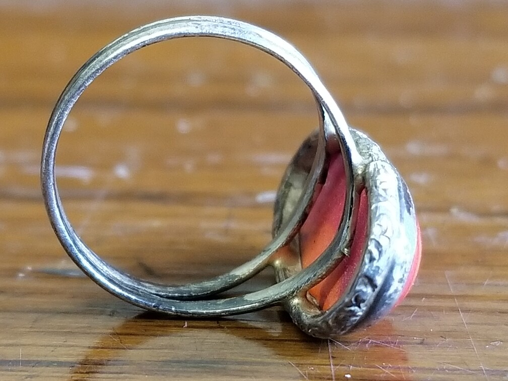 Vintage Red Stone Size 5.75 Women’s Ring. No Indications of metal type