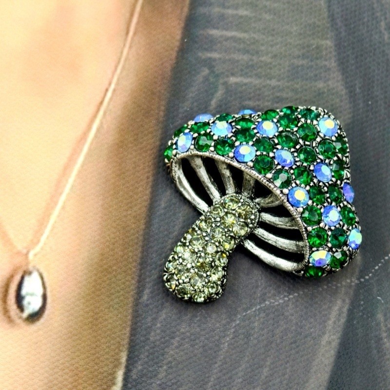 2Pcs Retro Mushroom Brooches, Glittering with Green and Blue Gemstones