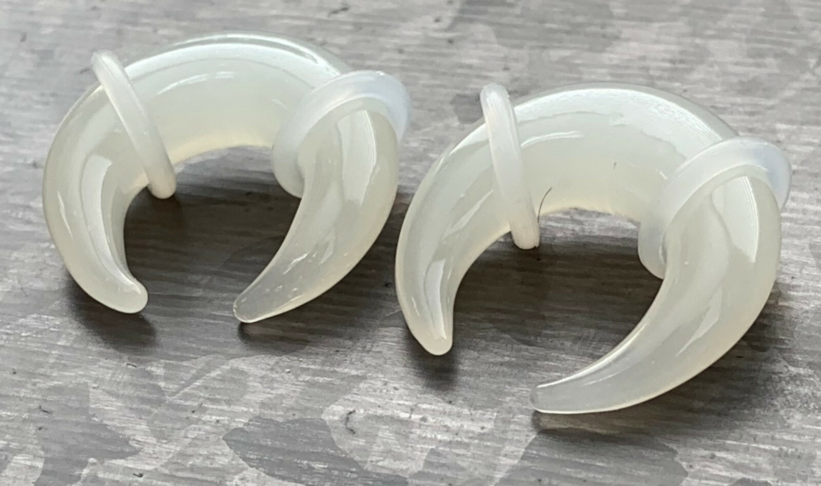 PAIR White Glass Buffalo Style Tapers Plugs Expanders Gauges Septum Pincer