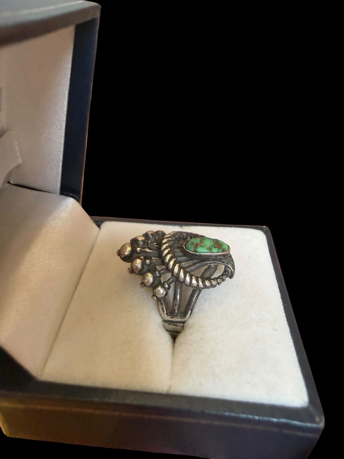 Unique Southwest Sterling Silver Green Turquoise Ring Size: 5.5