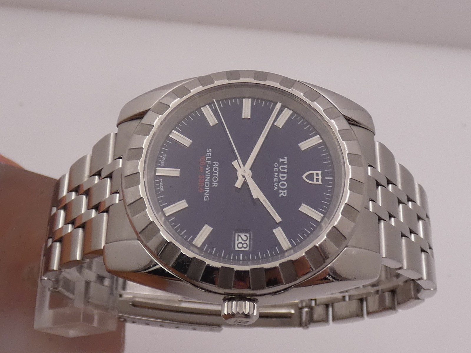 TUDOR CLASSIC DATE 21010 BOX&PAPERS YEAR 2012 BLUE DIAL AUTOMATIC STEEL WATCH