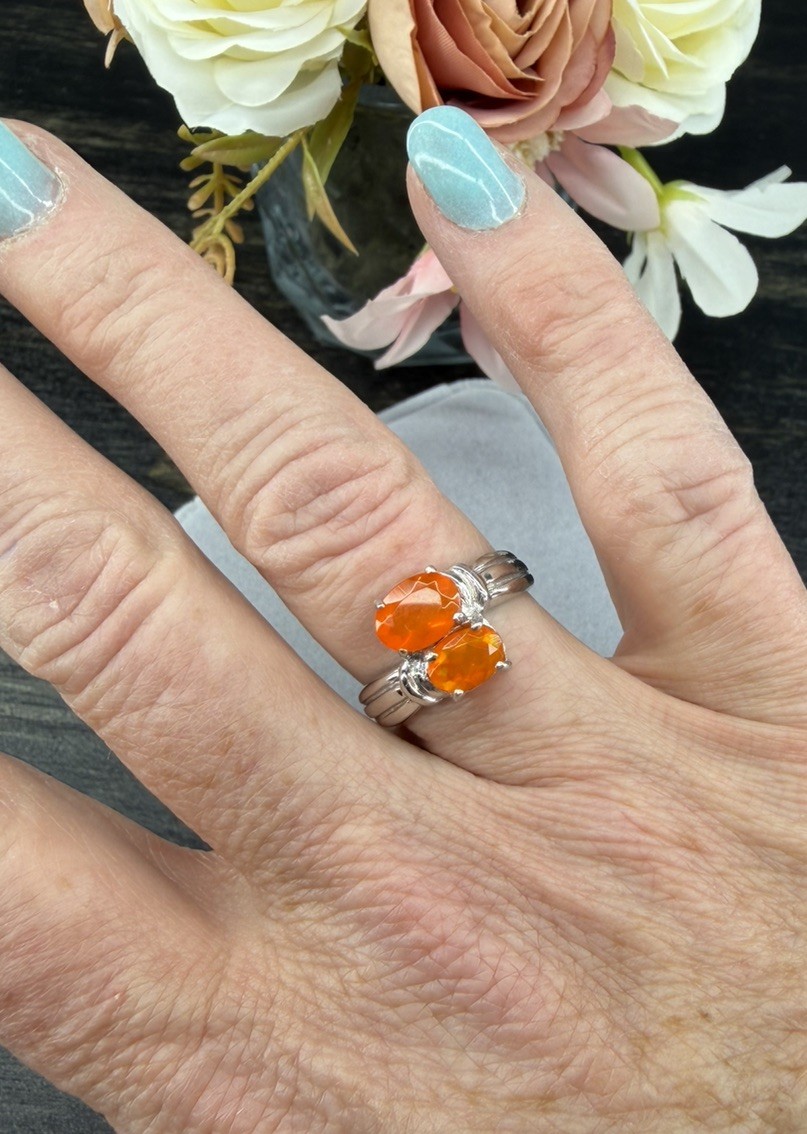 Absolutely Stunning 2CT Orange Fire Opal Bypass Ring 925 Sterling Silver Sz 8