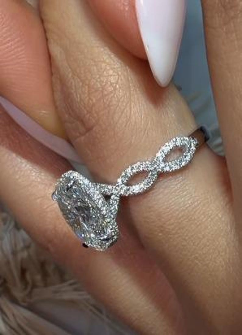 2.0 CT Oval Cut Moissanite Solitaire 14K Gold Vintage Style Engagement Ring