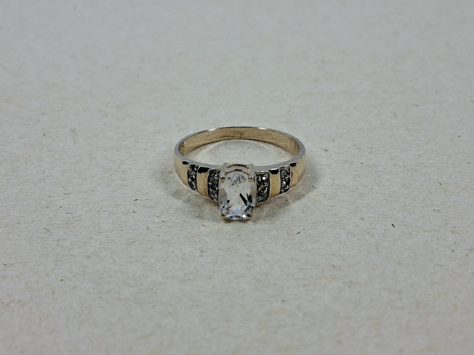Vintage 14K Yellow Gold CI Oval Solitaire Accord Statement Ring 2.29g Size 7