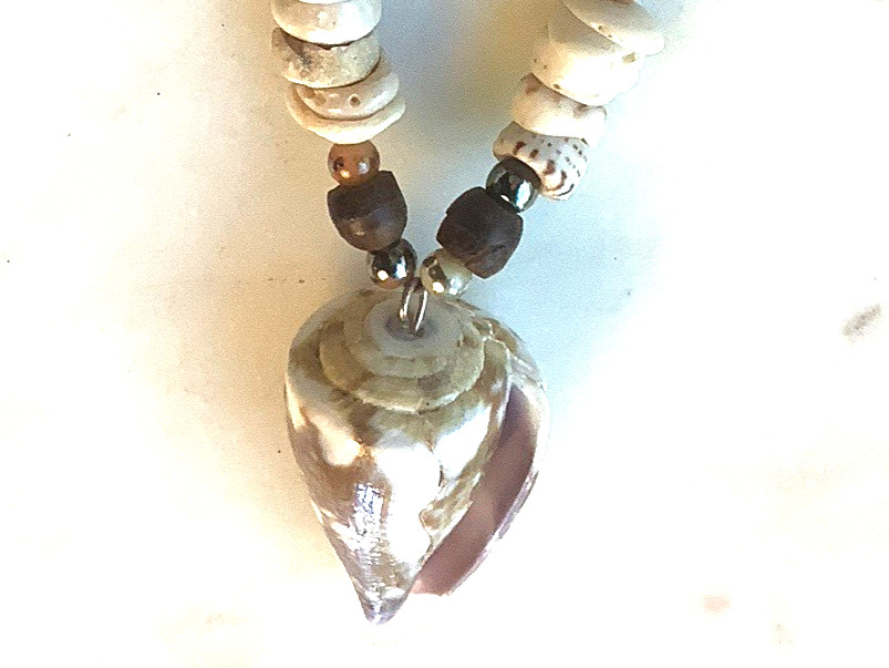Vintage Puka Shell Necklace Hawaiian Surfer Necklaces Beaded Barrel Clasp