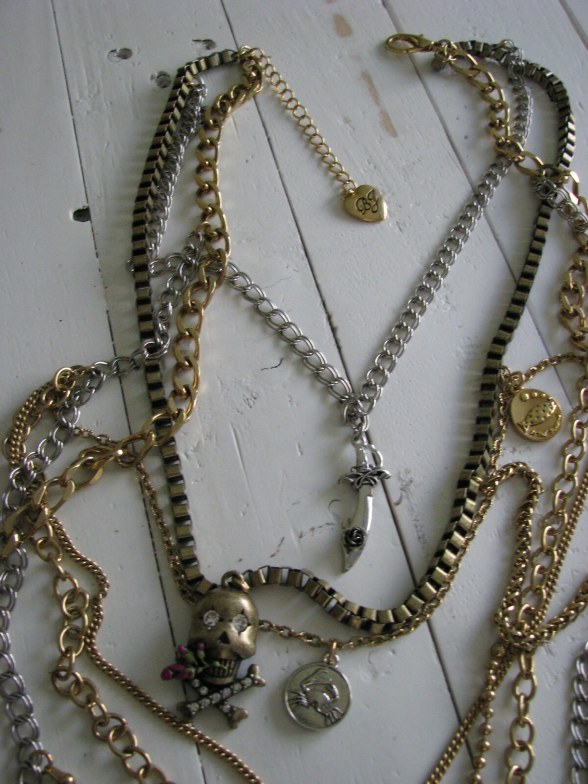 VINTAGE BETSEY JOHNSON PIRATE SKULL DAGGER NAUTICAL LONG CHAIN NECKLACE~RARE