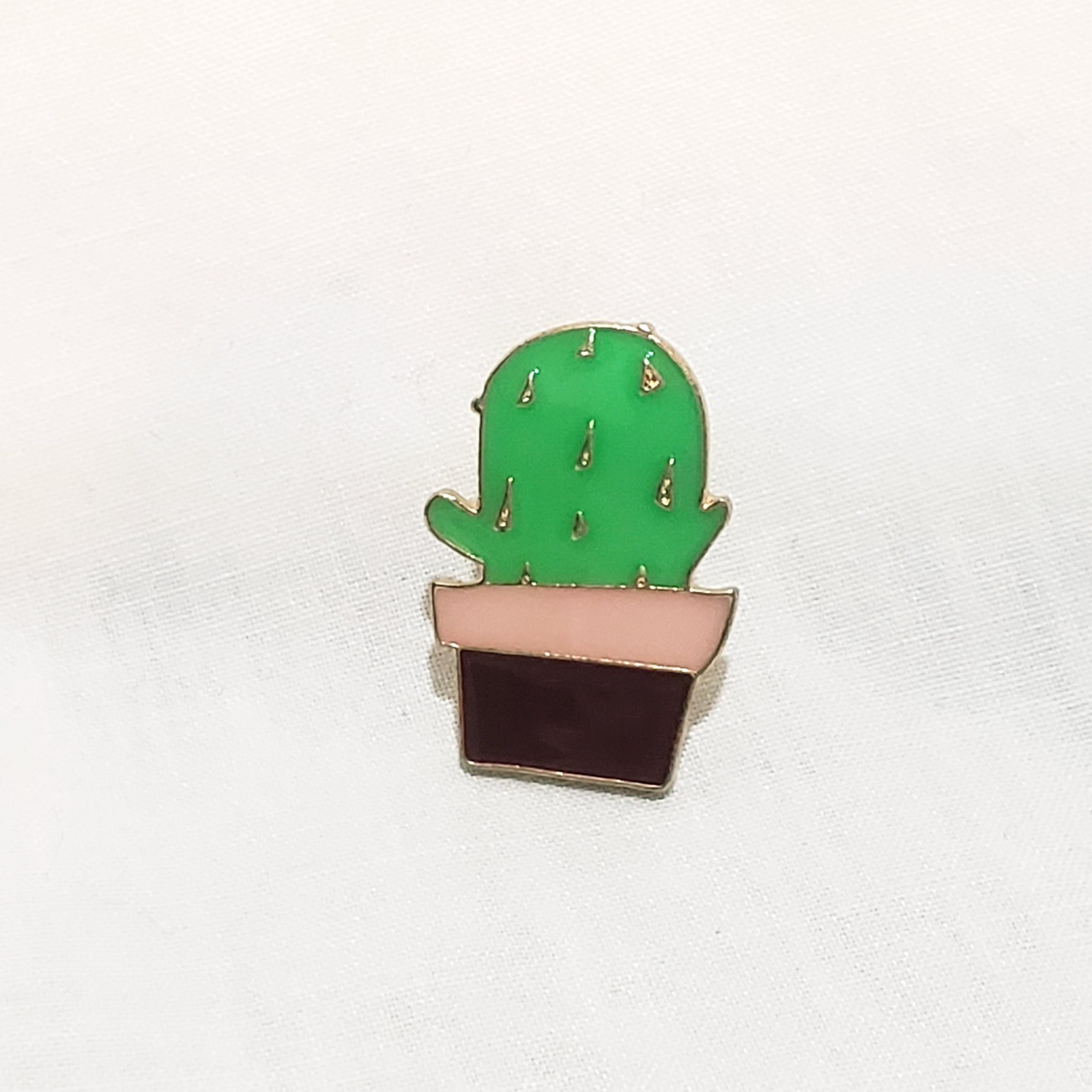 Cactus Plant in Flower Pot Novelty Lapel Pin 1″ Green