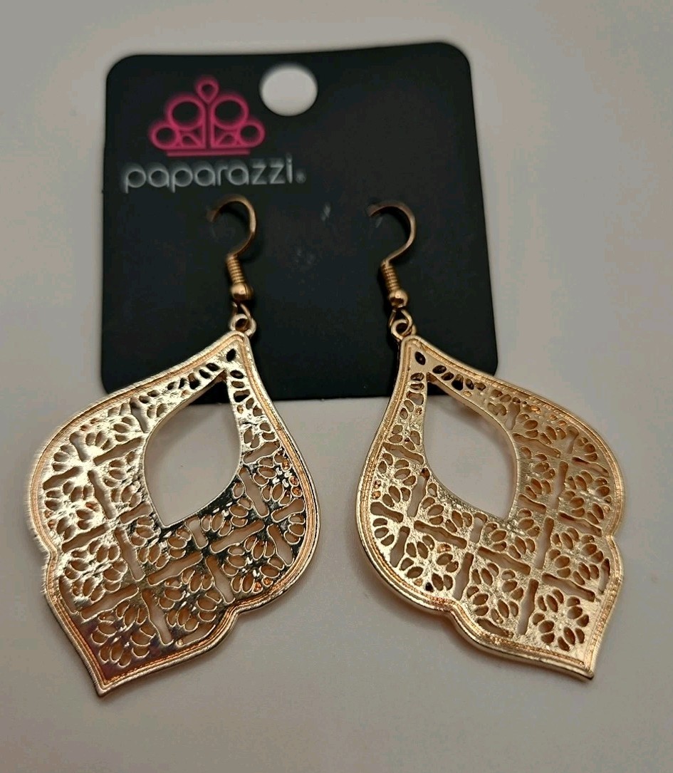 Paparazzi Totally Taj Mahal Rose Gold Earrings
