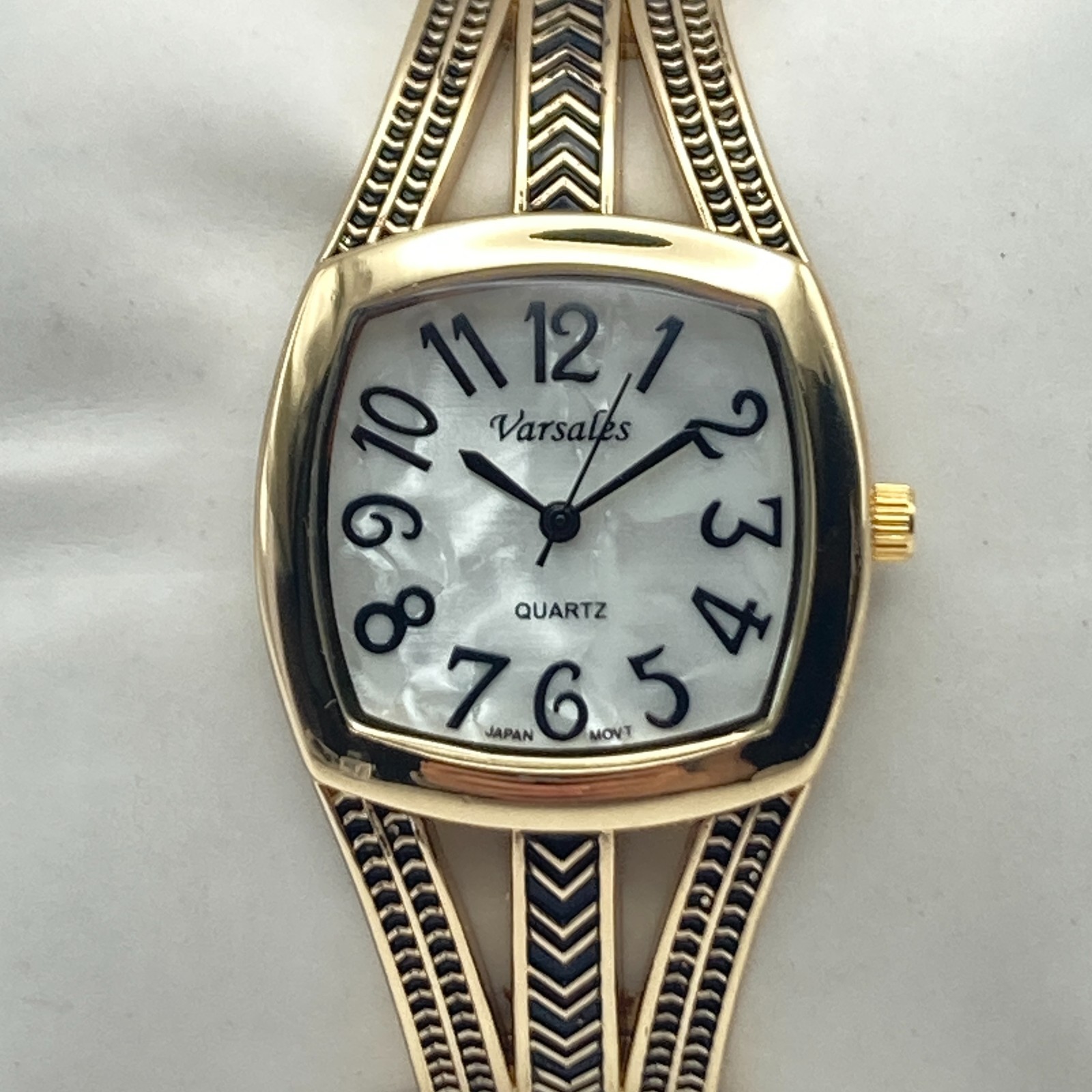Varsales Women’s Watch Gold Tone Cuff MOP Dial Textured Band New Battery 6.75″