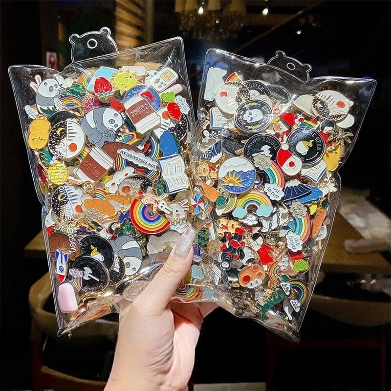 10/20/30/40/50pcs Random Badges Personalized Cute INS Tide Pins Badge Brooches